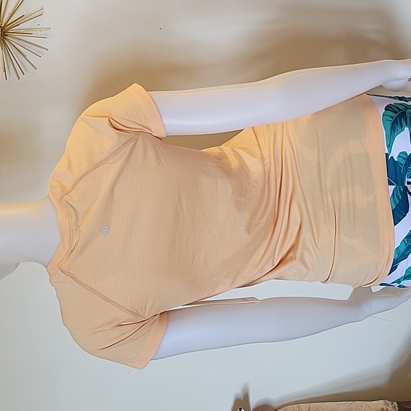 LULULEMON SWIFTLY TECH SHORT SLEEVE SIZE 6 NWT - Picture 7 of 9